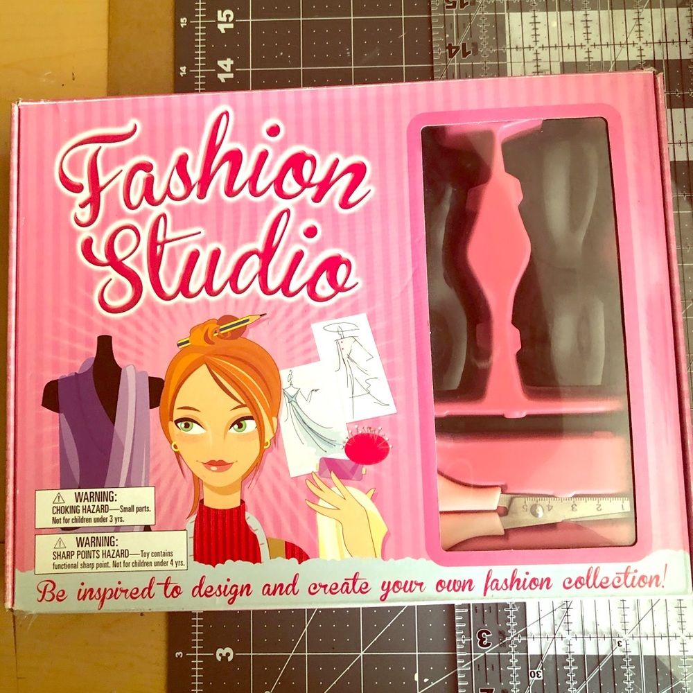 Fashion studio toy